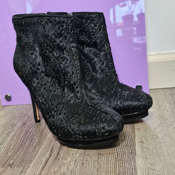 BCBGMaxAzria Ven Ankle Boots Heel Zip Pony Hair Black 8.5B edgy glam rock - Picture 2 of 10